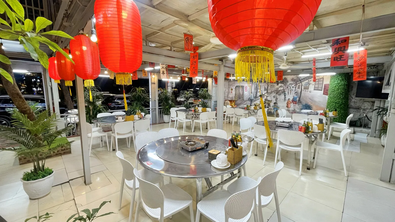 Không gian Lẩu Bò Triều Châu Số 1 – Số 33 Phan Chu Trinh, Phường Cửa Nam, Hà Nội