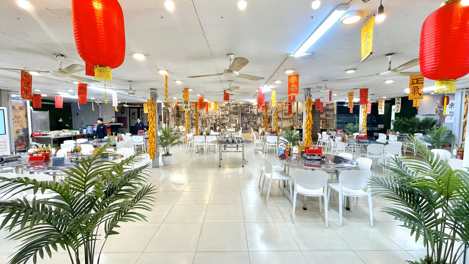 Không gian Lẩu Bò Triều Châu Số 1 – Số 33 Phan Chu Trinh, Phường Cửa Nam, Hà Nội
