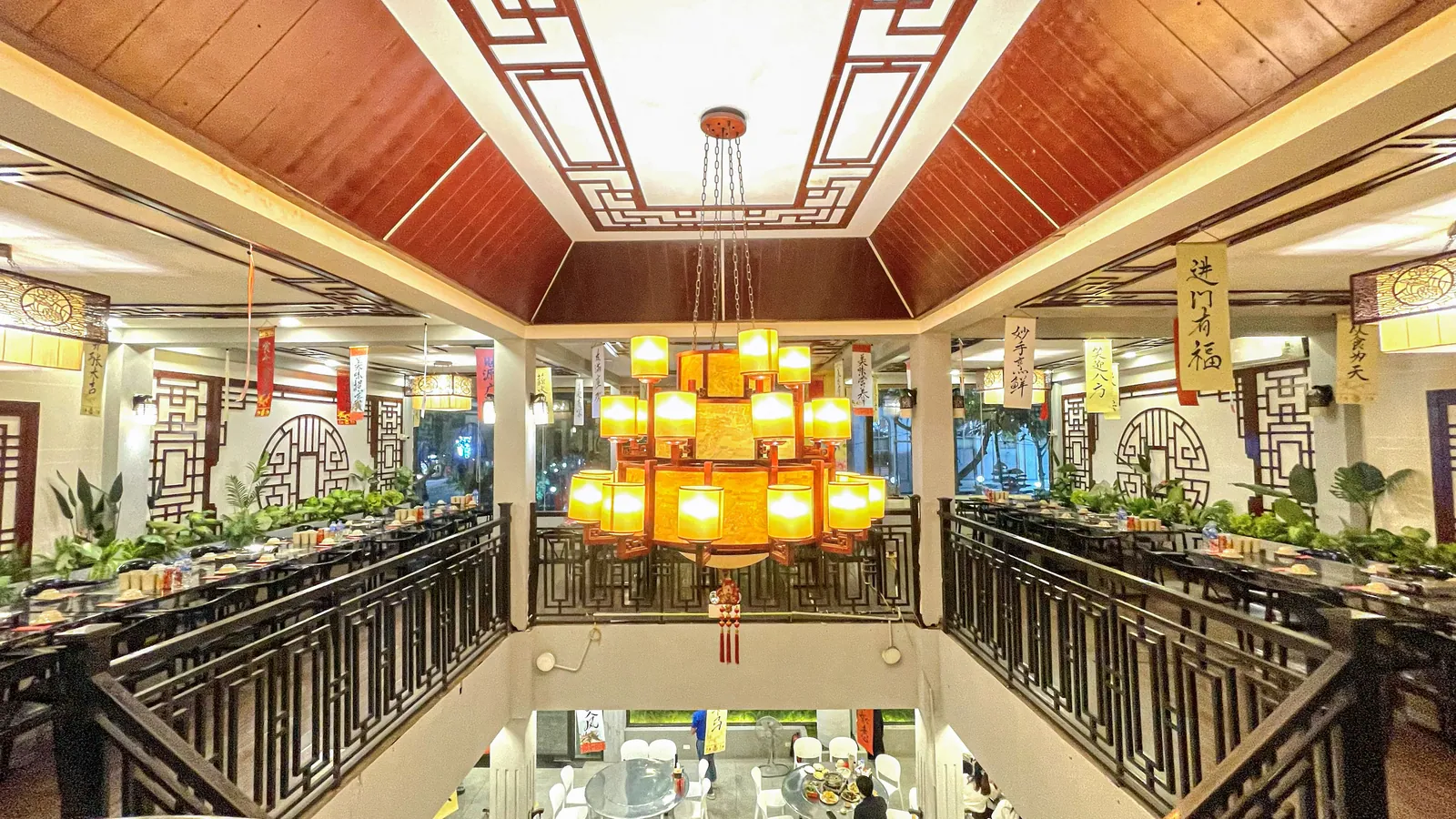 Không gian Lẩu Bò Triều Châu Số 1 – Số 790 Đường Láng, Phường Láng, Hà Nội